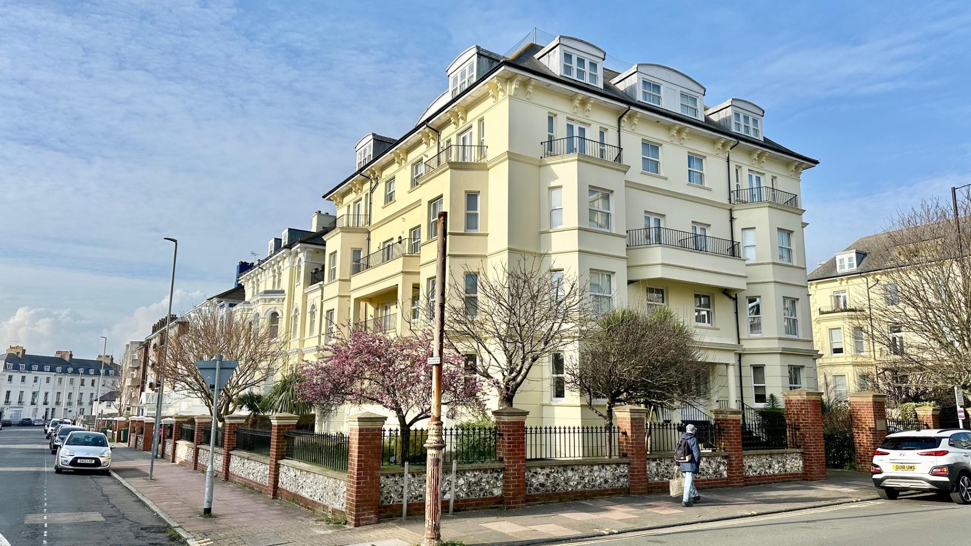 3 bed property in Devonshire Place, Eastbourne